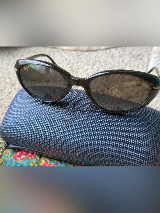 Maui Jim Cabana MJ 147 02 -  Black Frame & Neutral Grey Polarized Lens -vintage